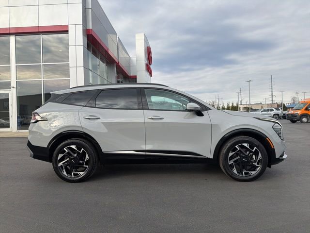 Used 2025 Kia Sportage SX image 8
