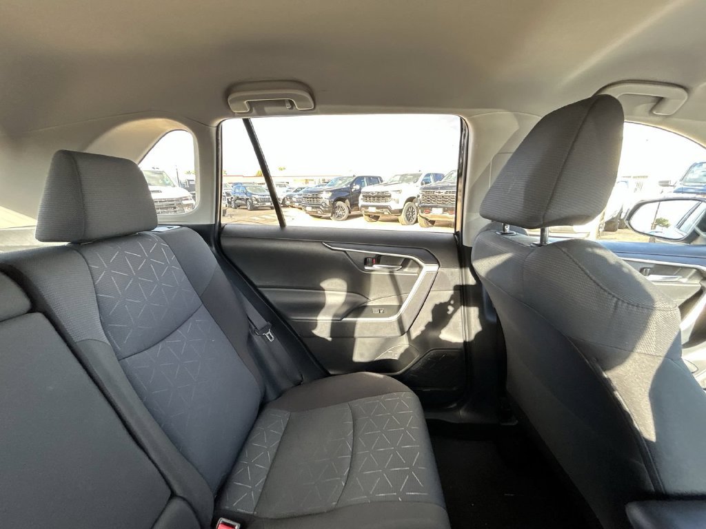 Used 2025 Toyota RAV4 XLE FWD image 6