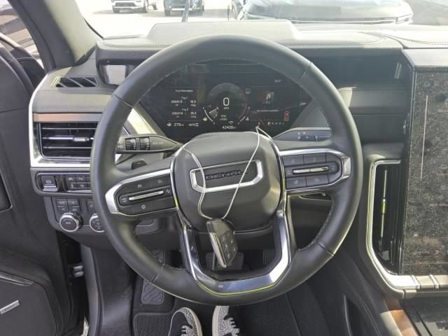 Used 2025 GMC Yukon Denali AWD/4WD image 3