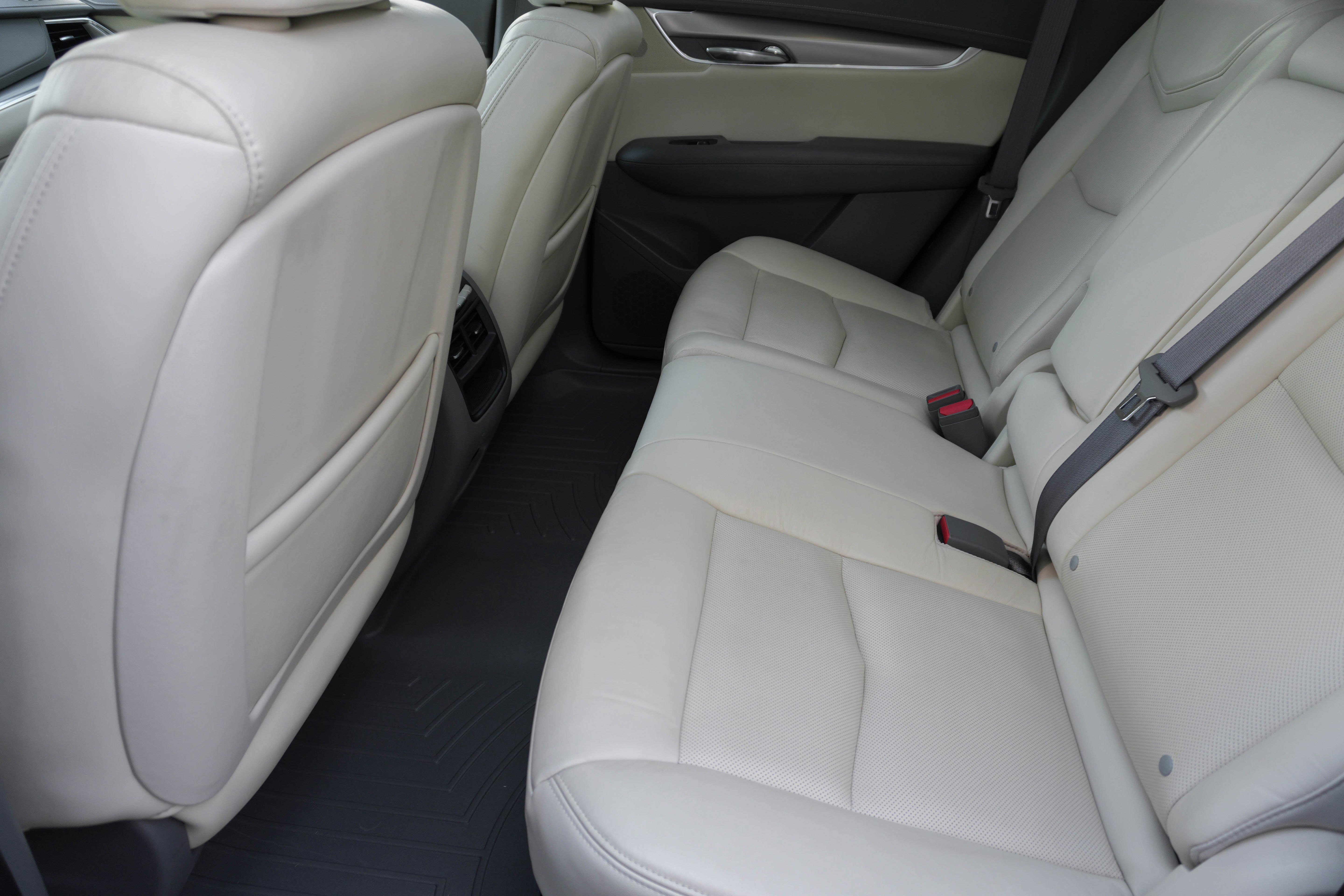 Used 2017 Cadillac XT5 Luxury w/ Driver Awareness Package image 38