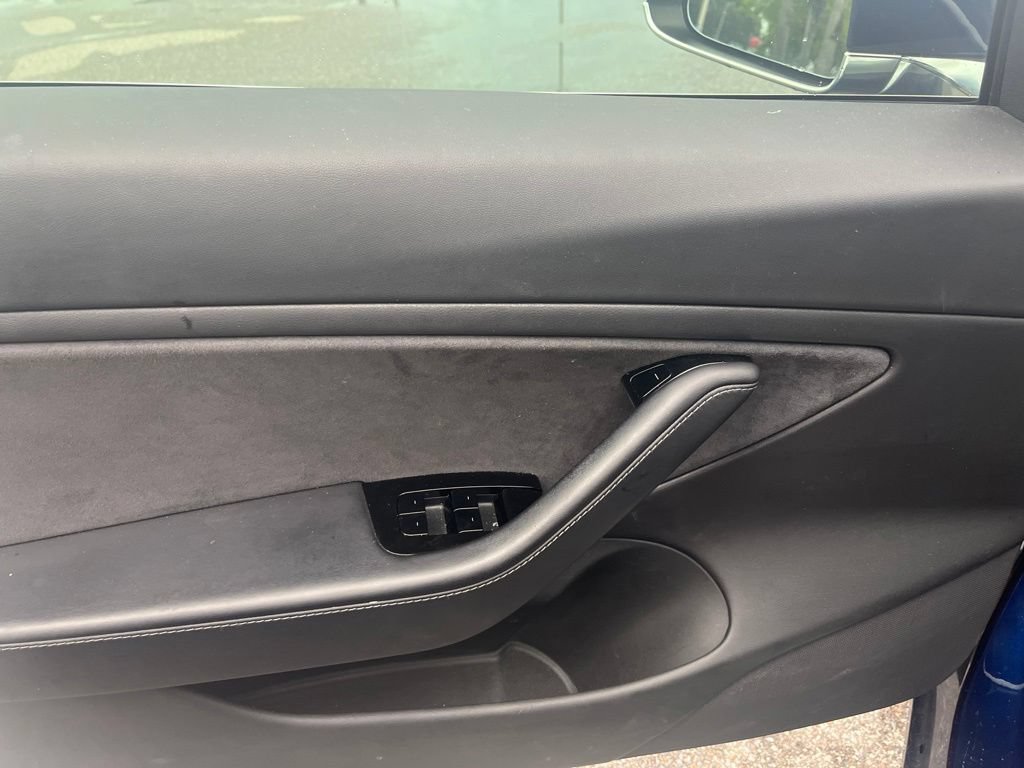 Used 2018 Tesla Model 3 Long Range RWD image 9