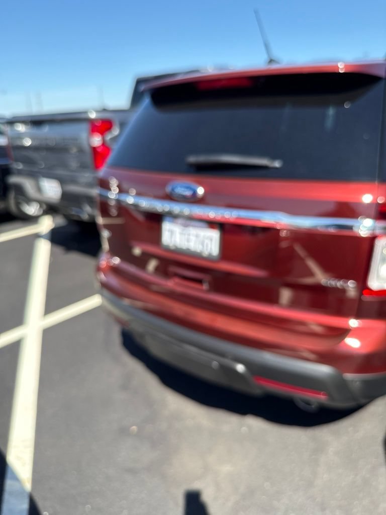 Used 2015 Ford Explorer XLT w/ Equipment Group 202A AWD/4WD image 8