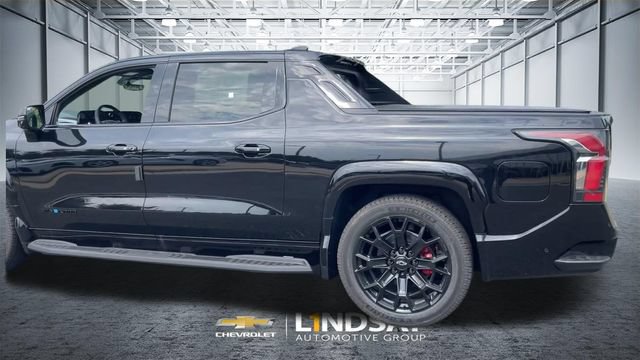 New 2026 Chevrolet Silverado EV 4x4 Crew Cab image 3