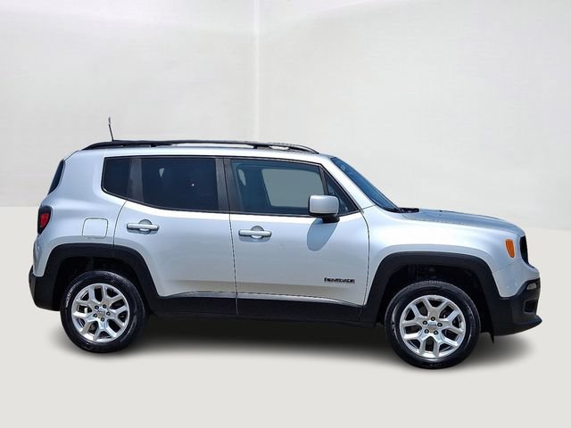 Used 2018 Jeep Renegade Latitude AWD/4WD image 7