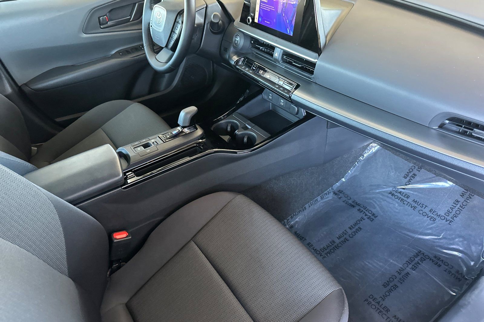 Used 2025 Toyota Prius LE image 18