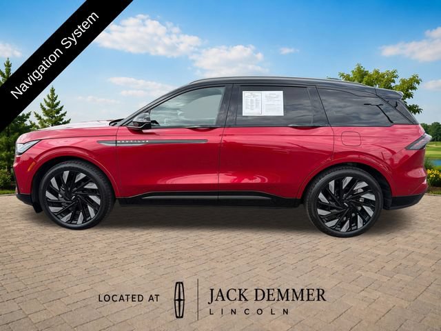Used 2024 Lincoln Nautilus Reserve w/ Equipment Group 202A AWD/4WD image 3