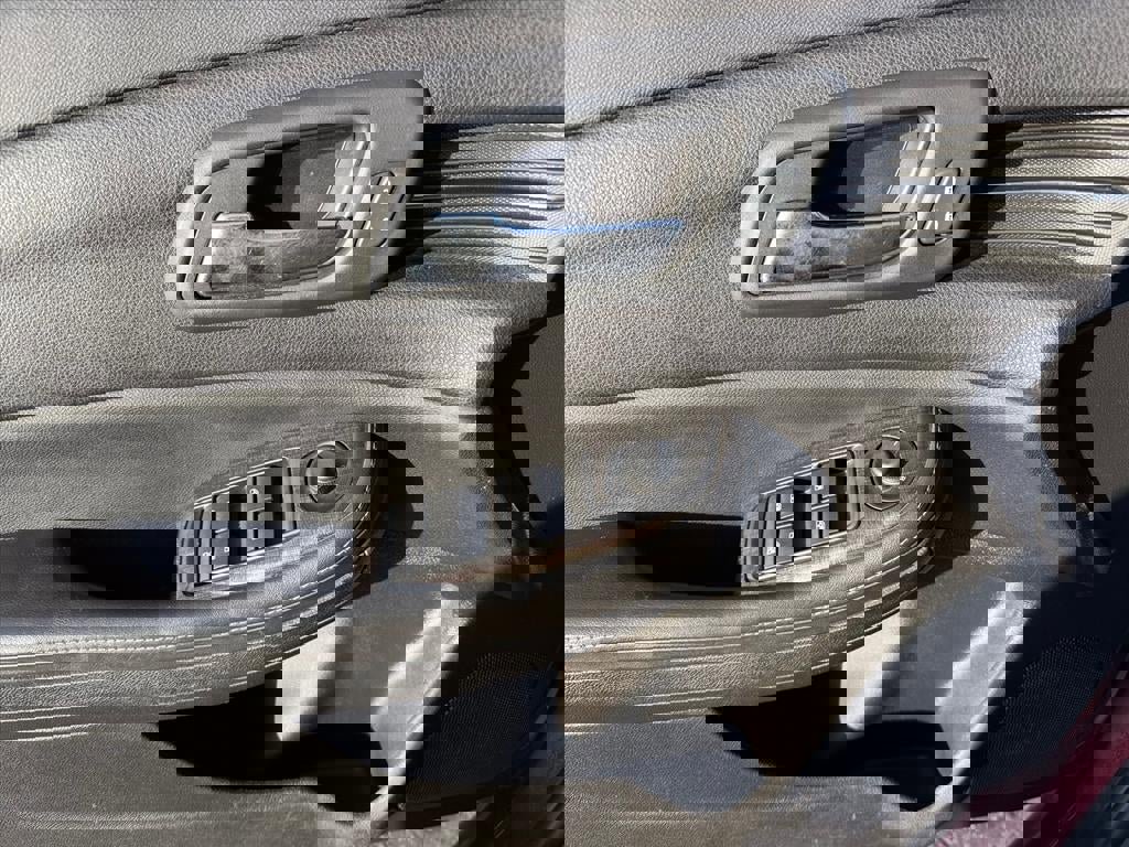 Used 2016 Chevrolet Malibu LT w/ Power Convenience Package image 13