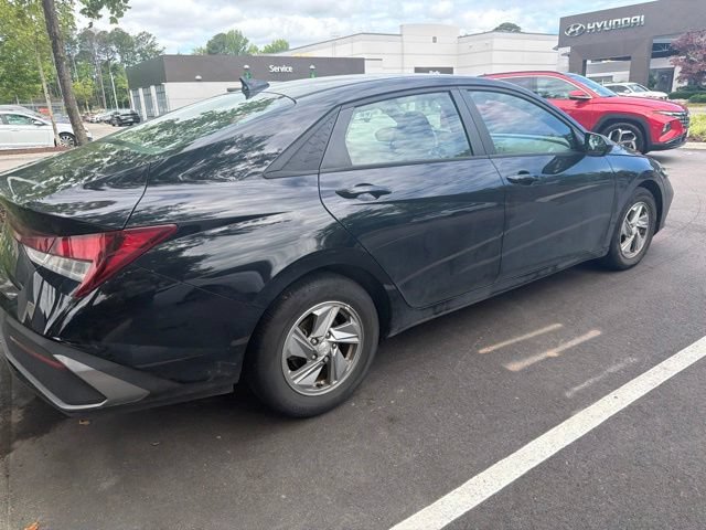 Used 2024 Hyundai Elantra SE FWD image 7
