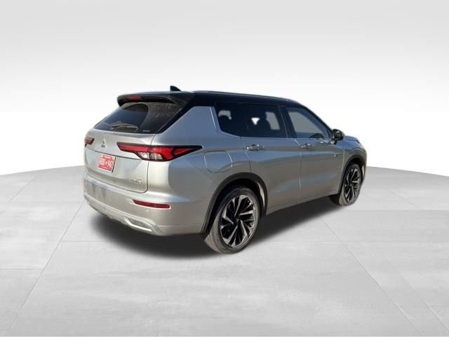 Used 2025 Mitsubishi Outlander SEL AWD/4WD image 3
