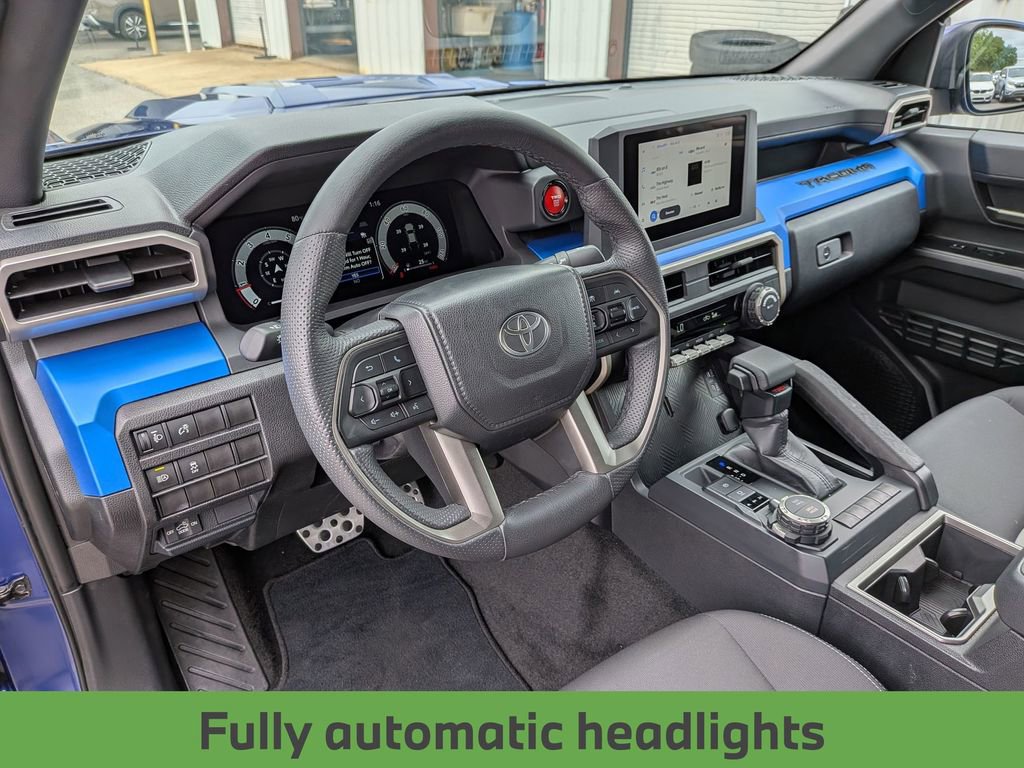 Used 2025 Toyota Tacoma TRD Sport AWD/4WD image 31