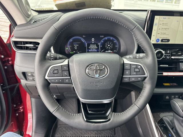 Used 2026 Toyota Highlander Limited AWD/4WD image 14