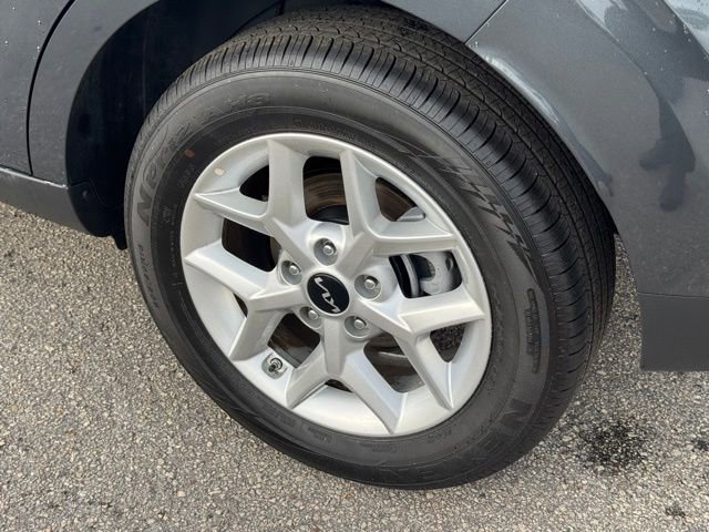 Certified 2025 Kia Soul LX image 9