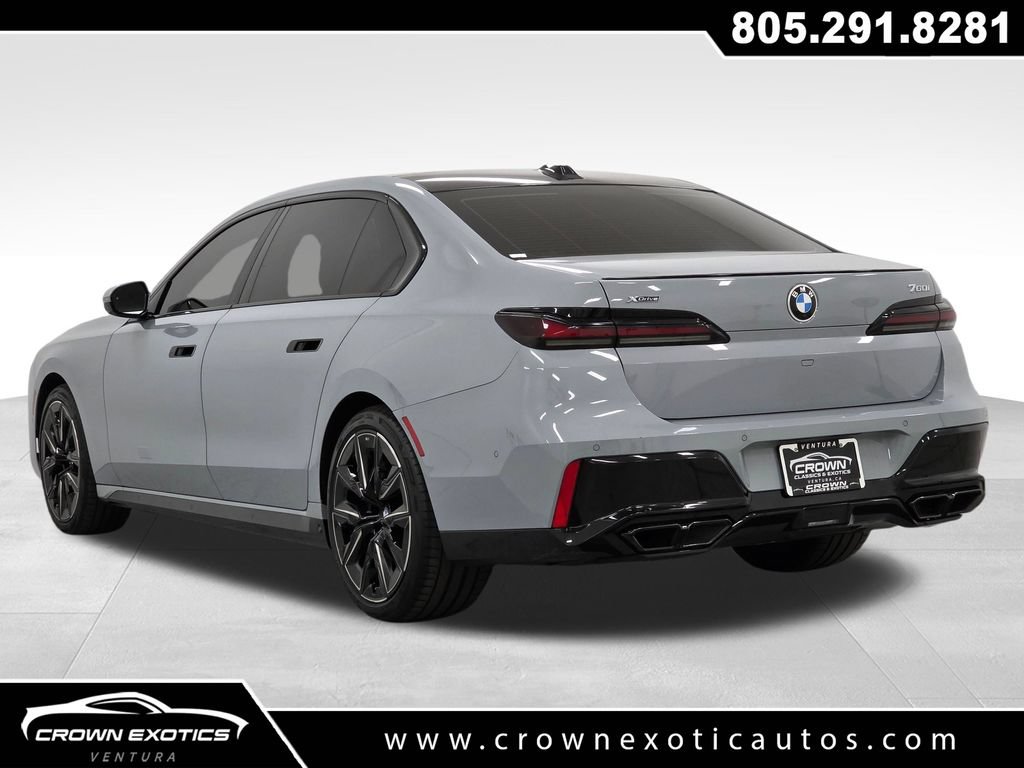 Used 2023 BMW 760i xDrive w/ Executive Package AWD/4WD image 5