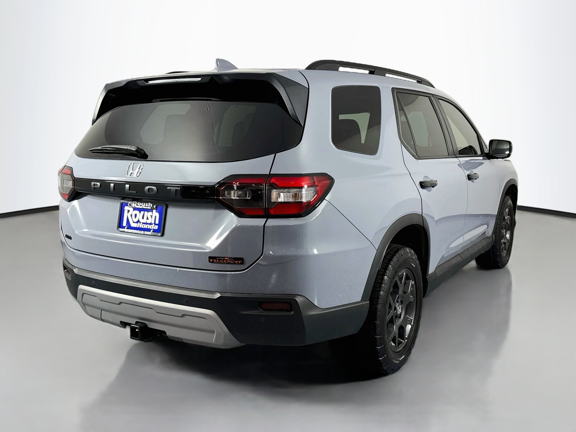 Certified 2025 Honda Pilot TrailSport image 5