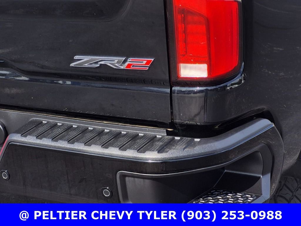 Used 2024 Chevrolet Silverado 2500 ZR2 w/ Technology Package AWD/4WD image 10