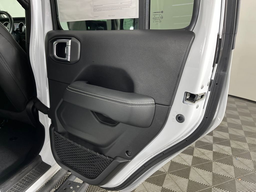 Used 2022 Jeep Wrangler Unlimited Sahara image 13