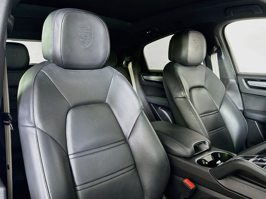 Certified 2023 Porsche Cayenne Platinum Edition AWD/4WD image 18