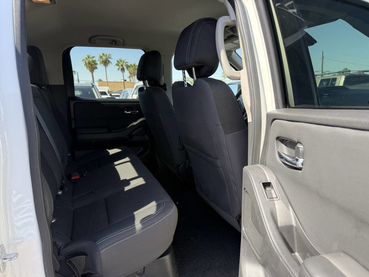 Used 2024 Nissan Frontier SV w/ SV Convenience Package image 31