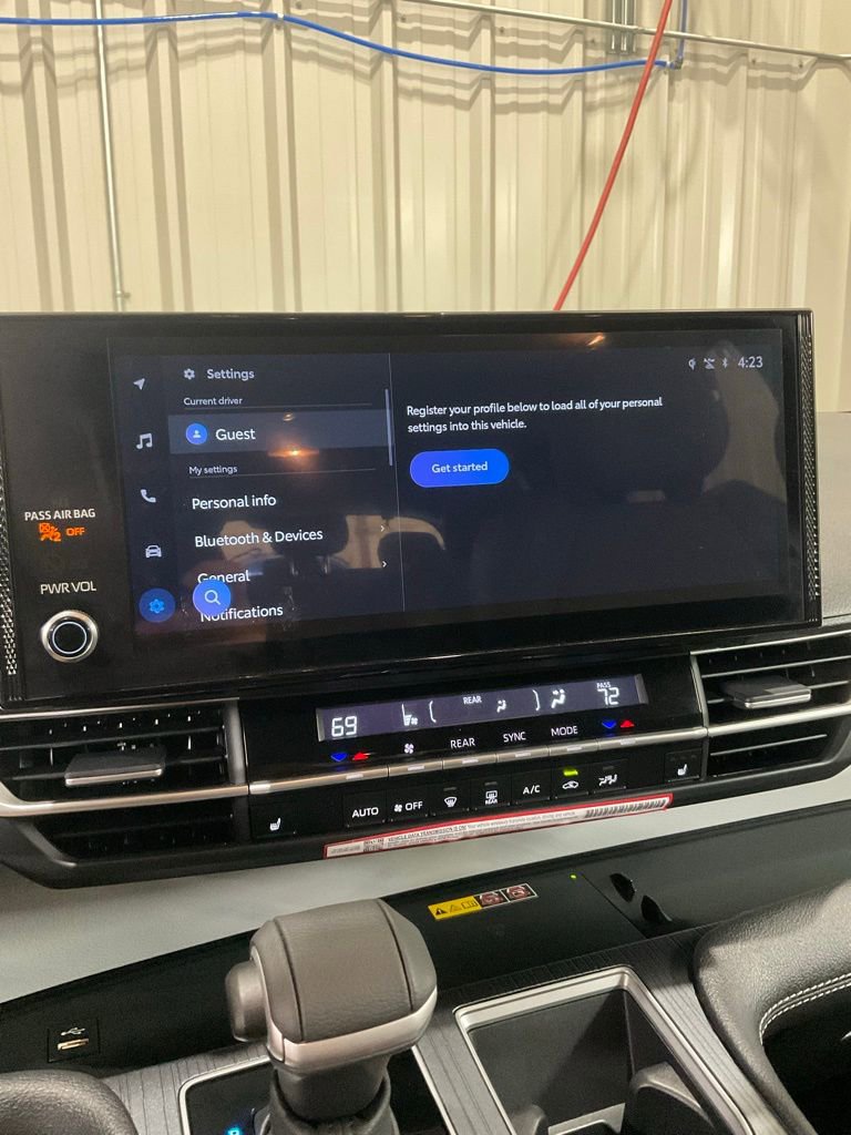 Used 2026 Toyota Sienna XLE image 20