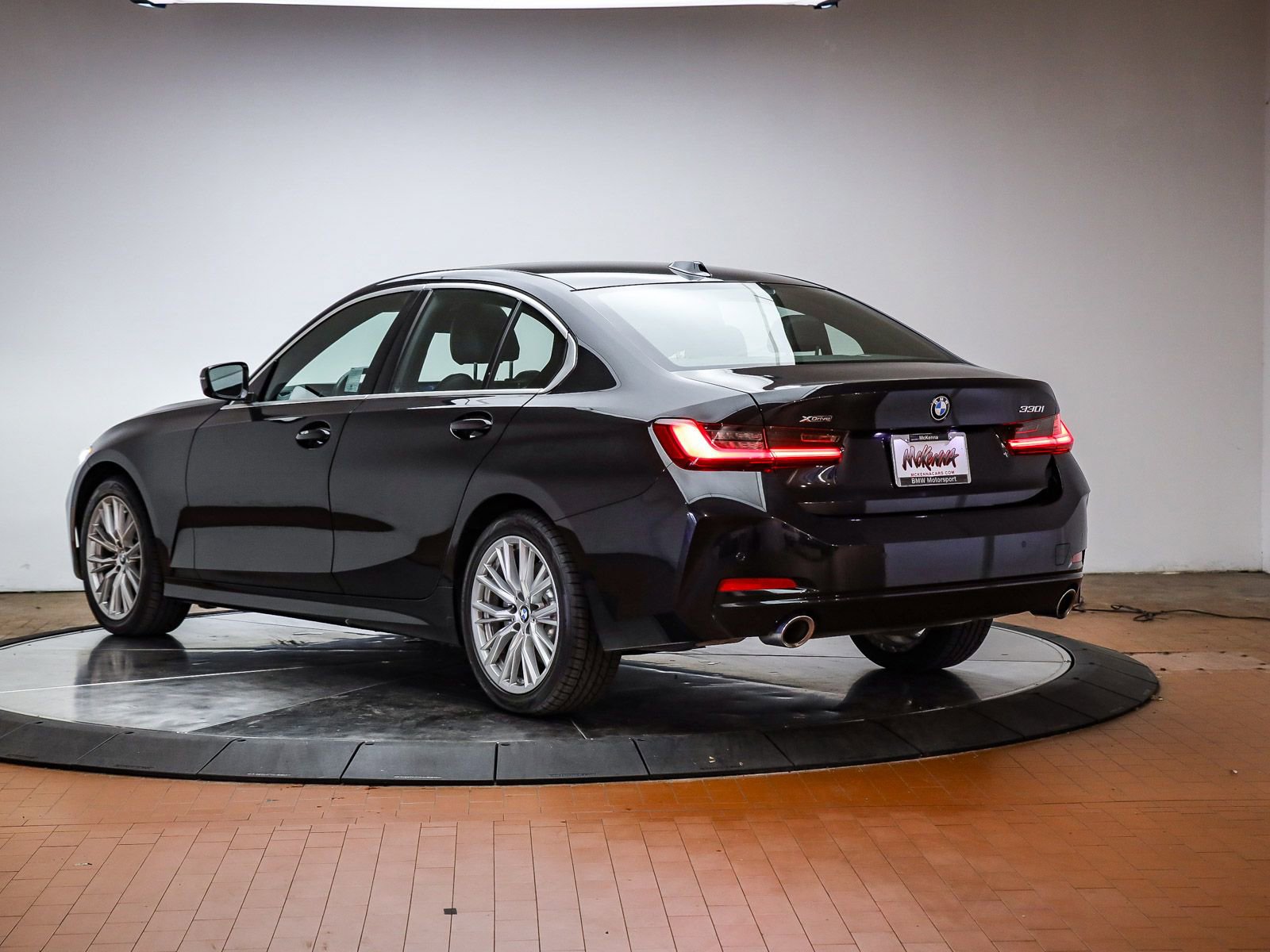 Used 2024 BMW 330i xDrive Sedan w/ Convenience Package AWD/4WD image 2