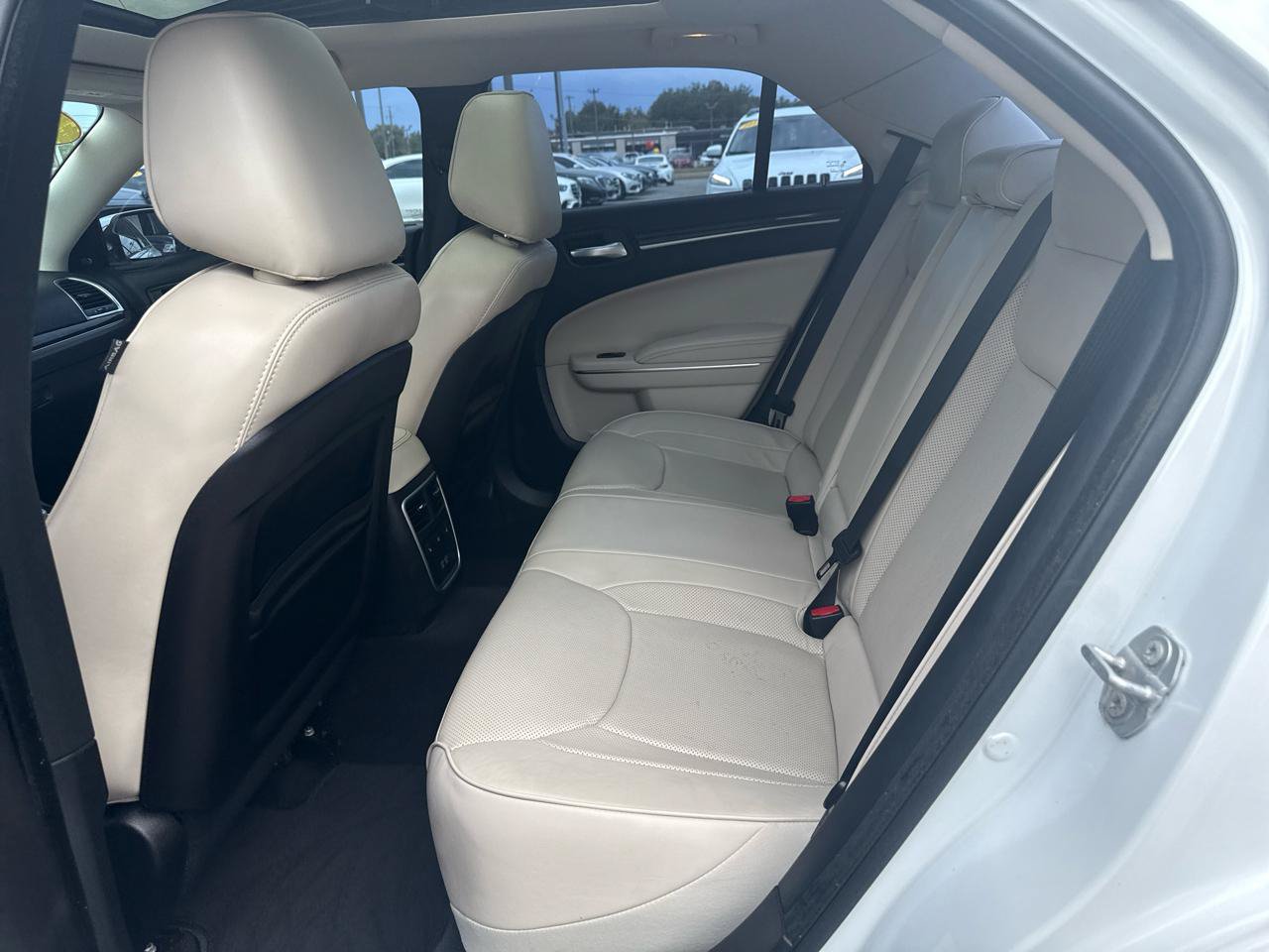 Used 2016 Chrysler 300 C w/ Safetytec Plus Group RWD image 13