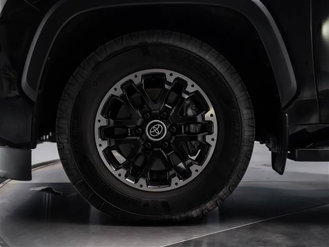 Used 2024 Toyota Sequoia SR5 w/ SR5 Premium Package AWD/4WD image 9