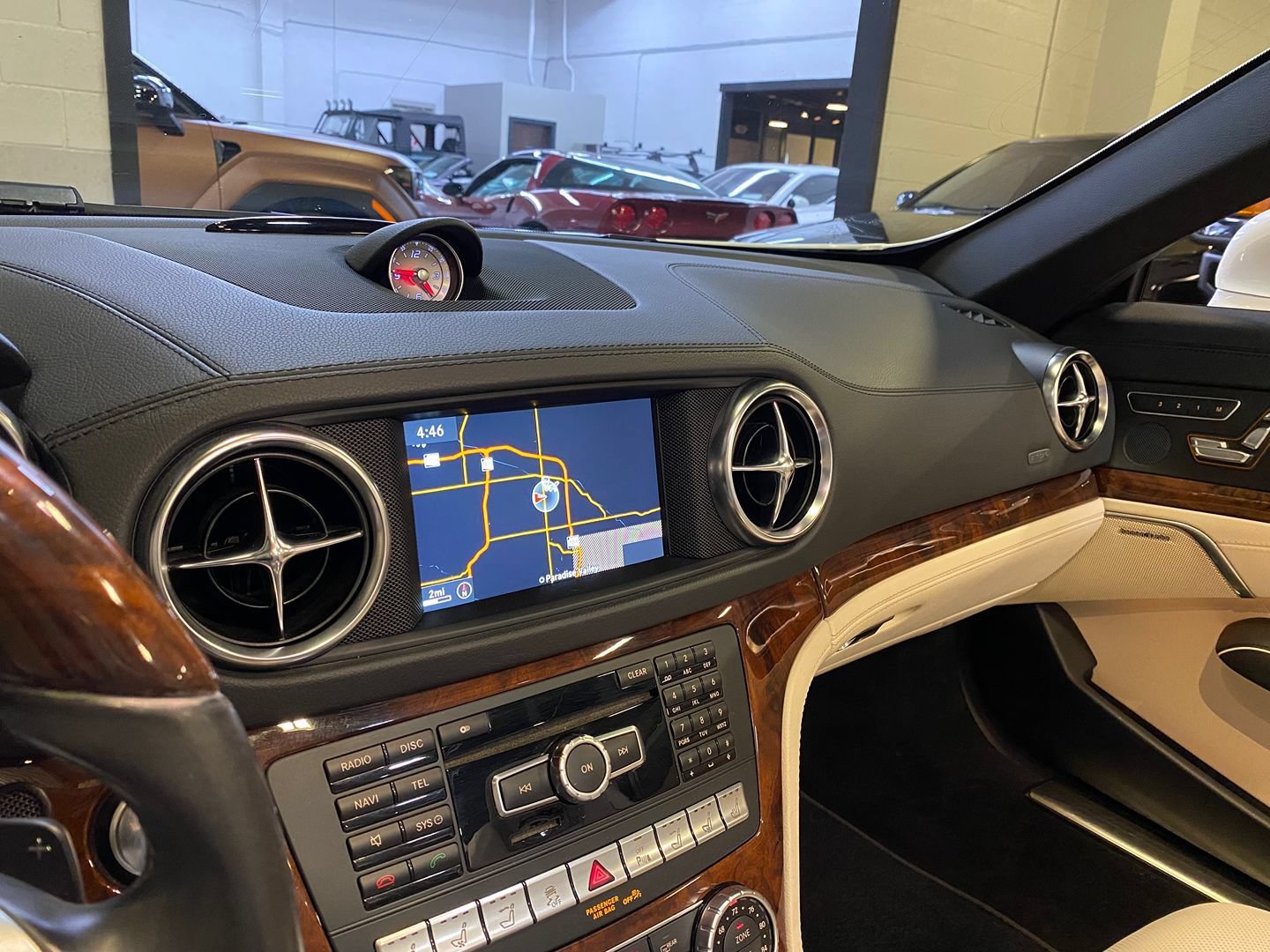 Used 2014 Mercedes-Benz SL 550 image 28
