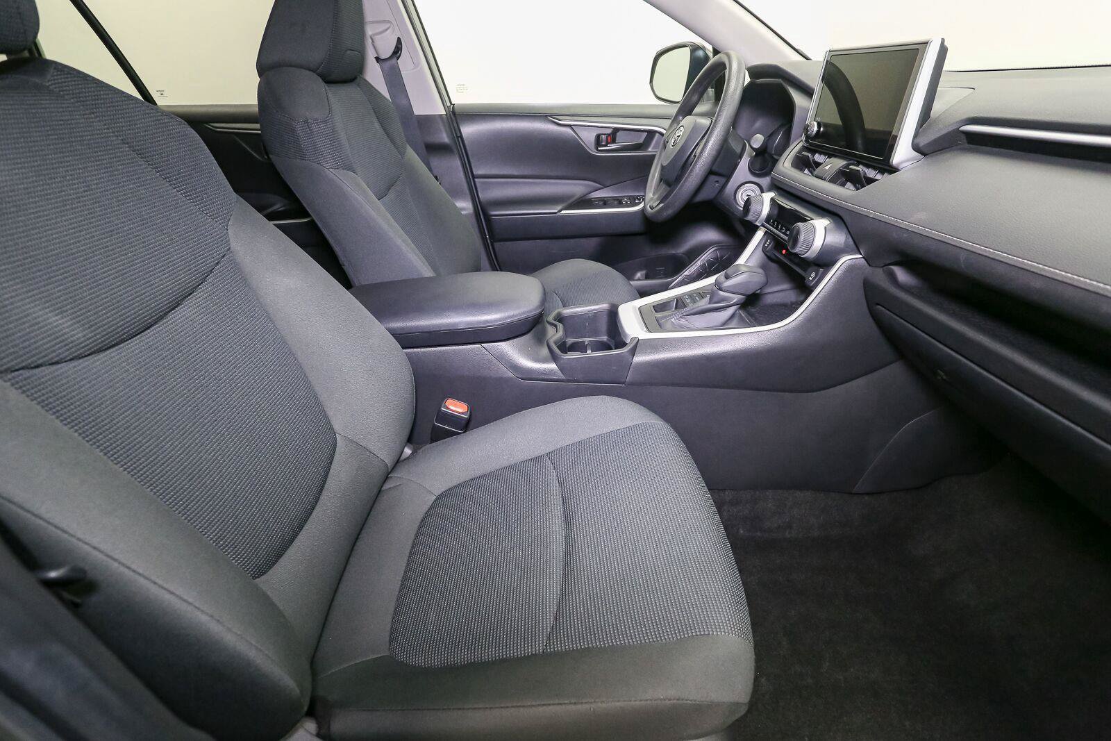 Certified 2023 Toyota RAV4 LE AWD/4WD image 19