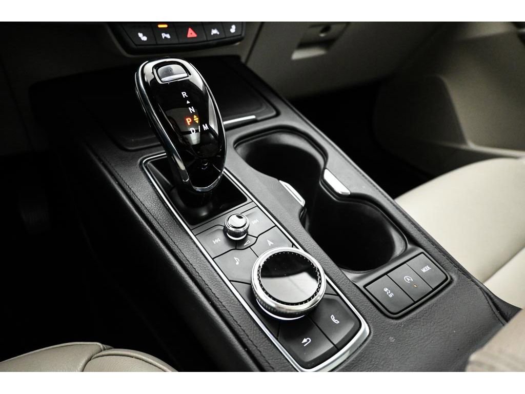 Used 2023 Cadillac XT4 Luxury w/ Cold Weather Package FWD image 14