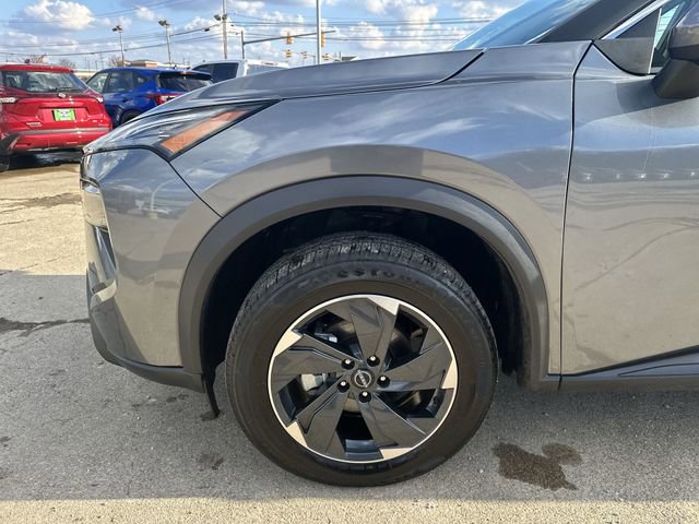 Used 2024 Nissan Rogue SV image 35
