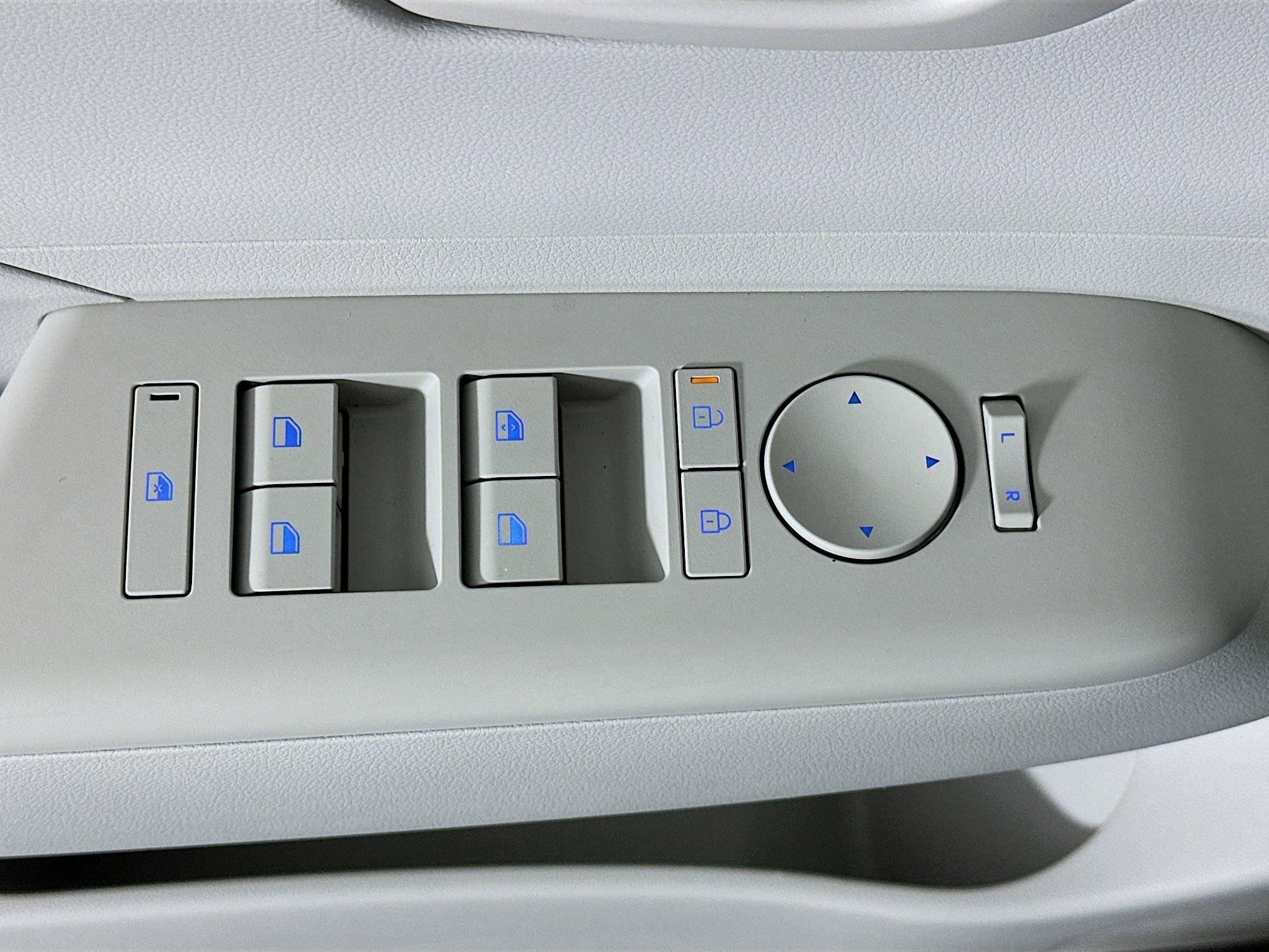 Used 2025 Hyundai Kona SEL image 15