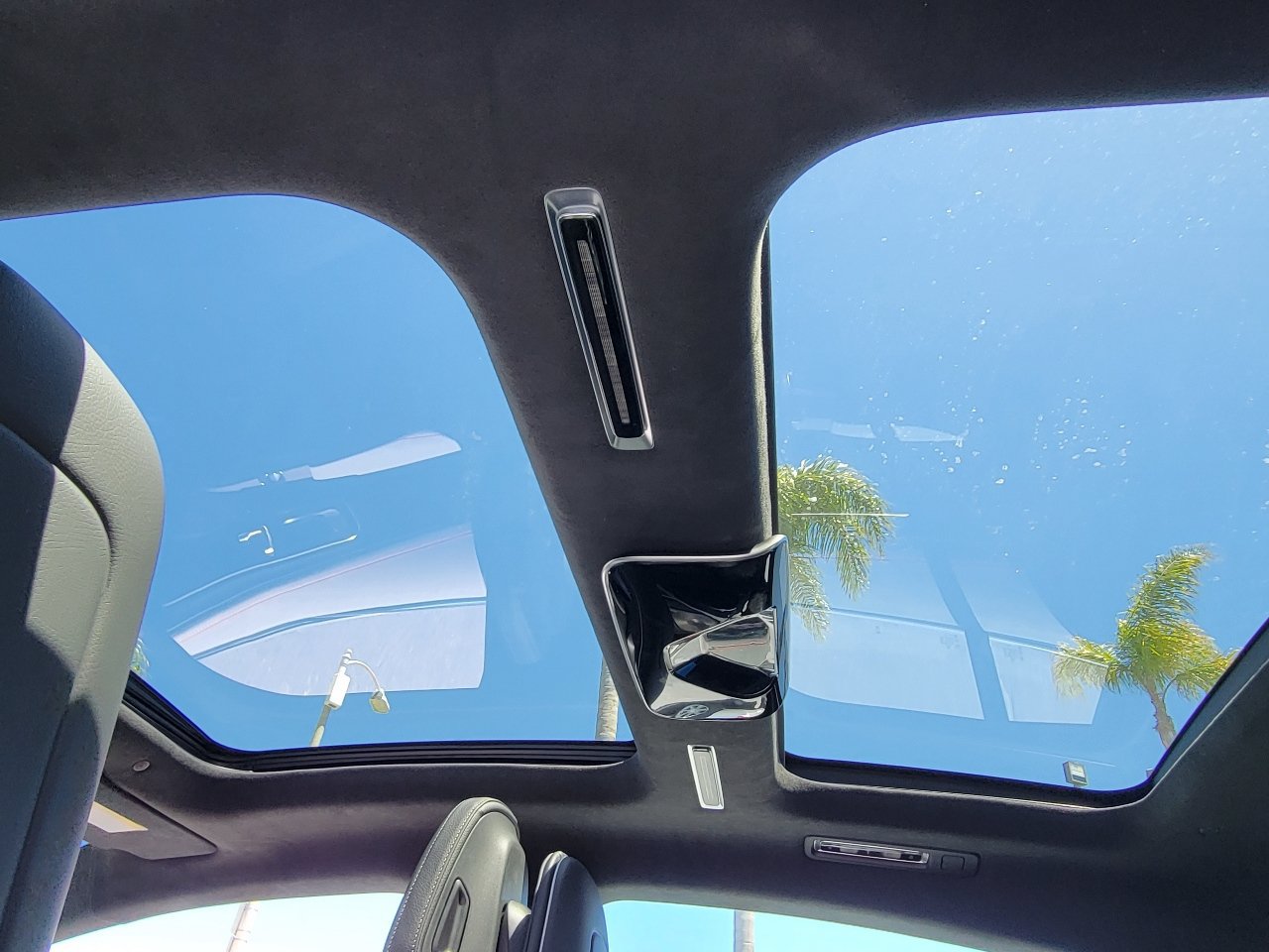 New 2023 Mercedes-Benz EQS 580 4MATIC Sedan image 3