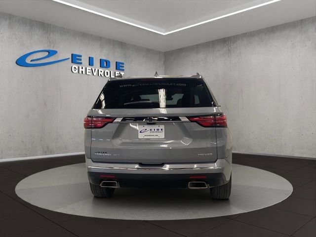 Used 2023 Chevrolet Traverse Premier image 2