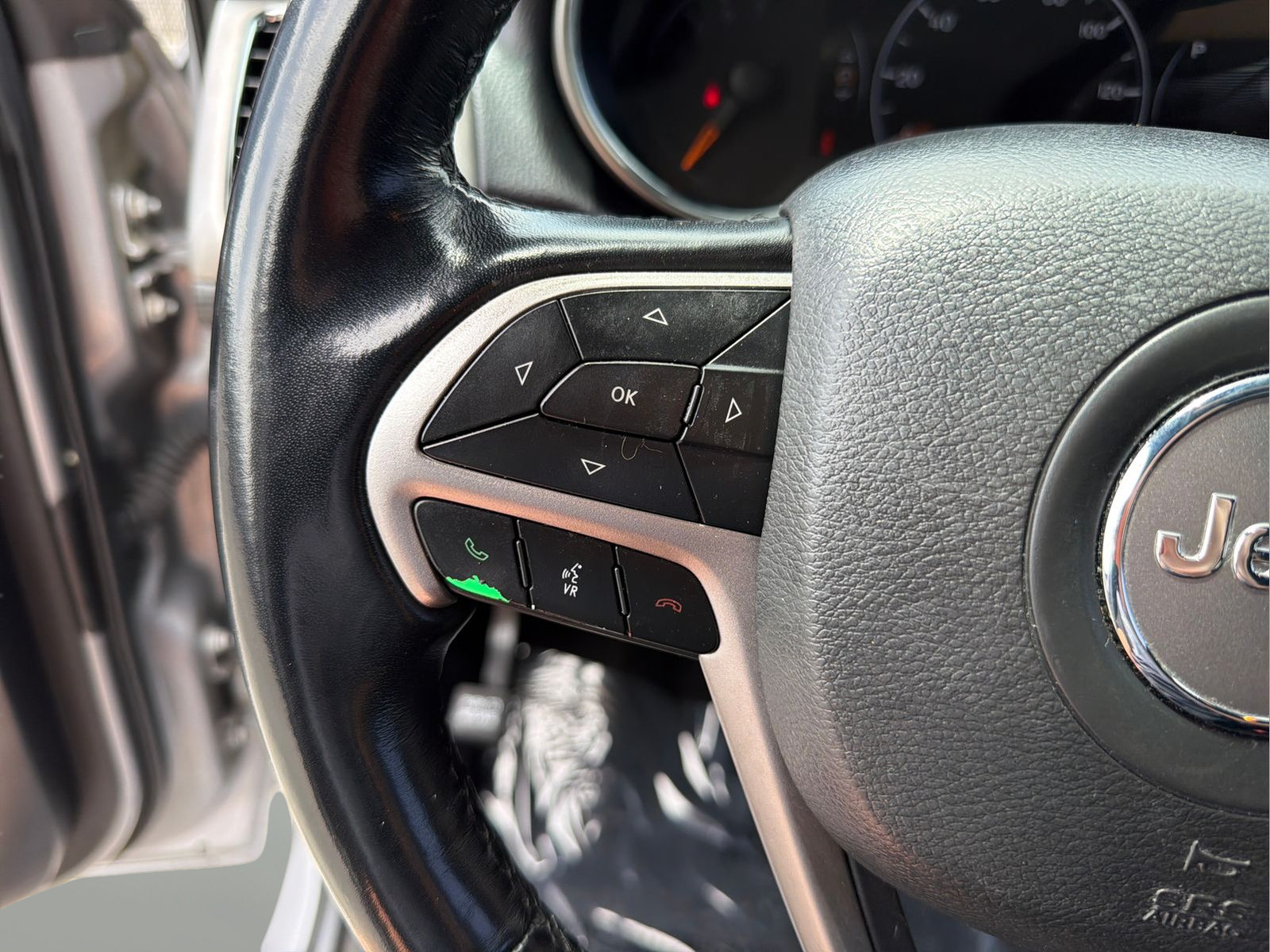 Used 2021 Jeep Grand Cherokee Laredo X RWD image 13