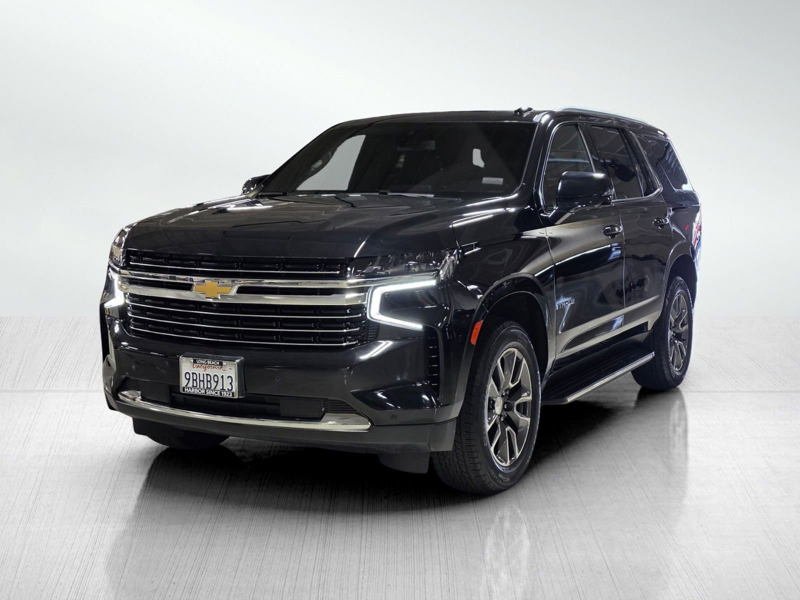 Used 2022 Chevrolet Tahoe LT w/ Luxury Package image 3