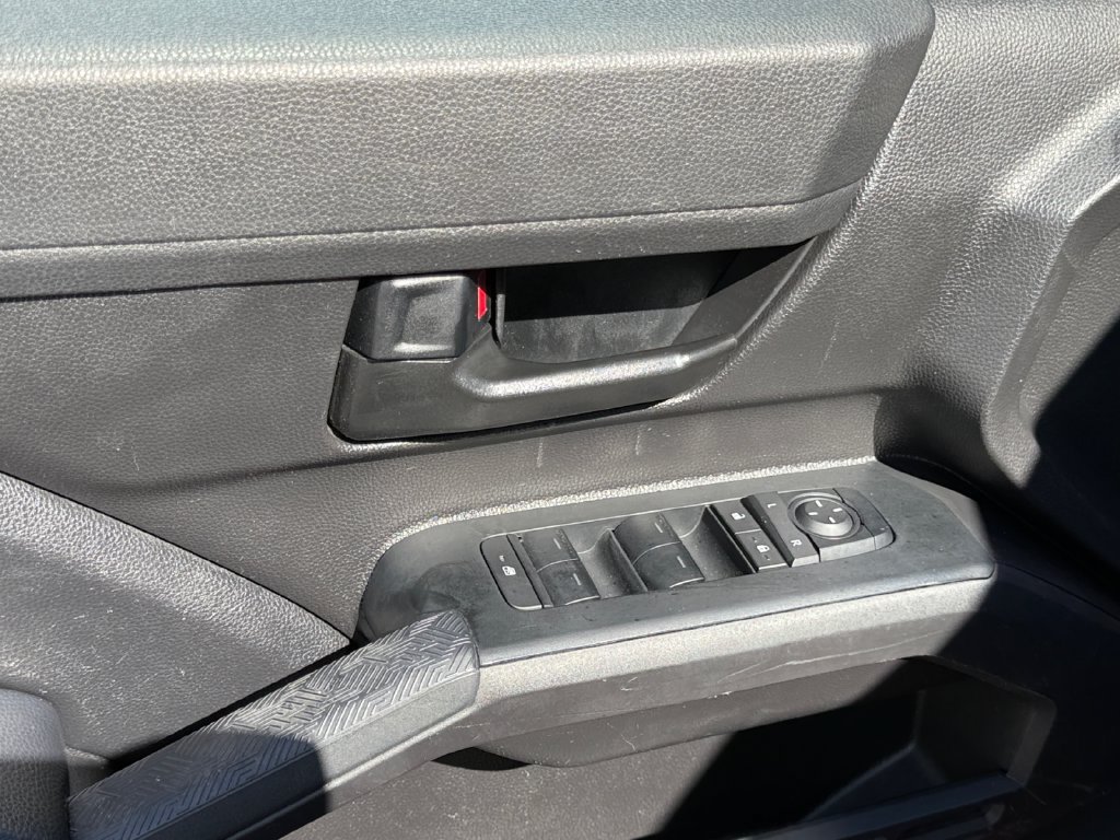 Used 2025 Toyota Tacoma SR5 AWD/4WD image 11