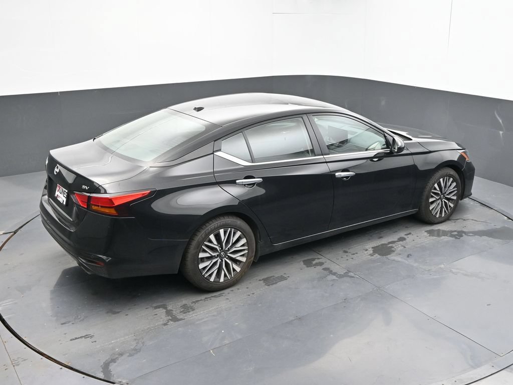 Used 2024 Nissan Altima 2.5 SV w/ SV Premium Package FWD image 13