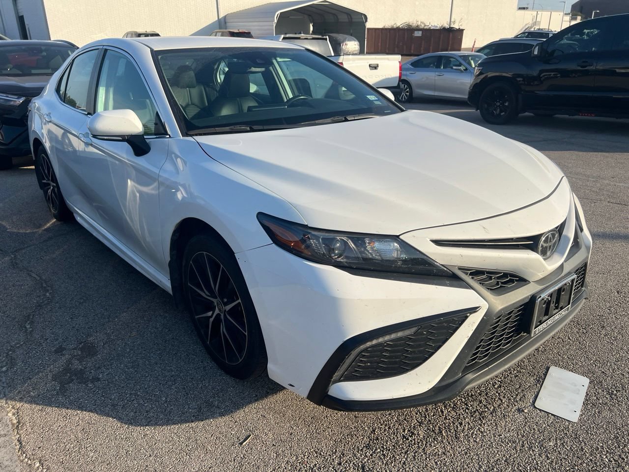 Used 2024 Toyota Camry SE FWD image 3