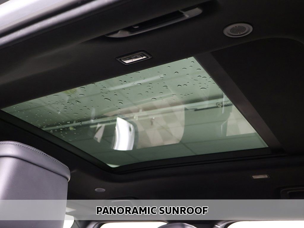 Used 2020 Land Rover Defender 110 X image 4