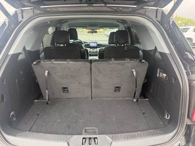 Used 2024 Ford Explorer XLT w/ Equipment Group 202A RWD image 17