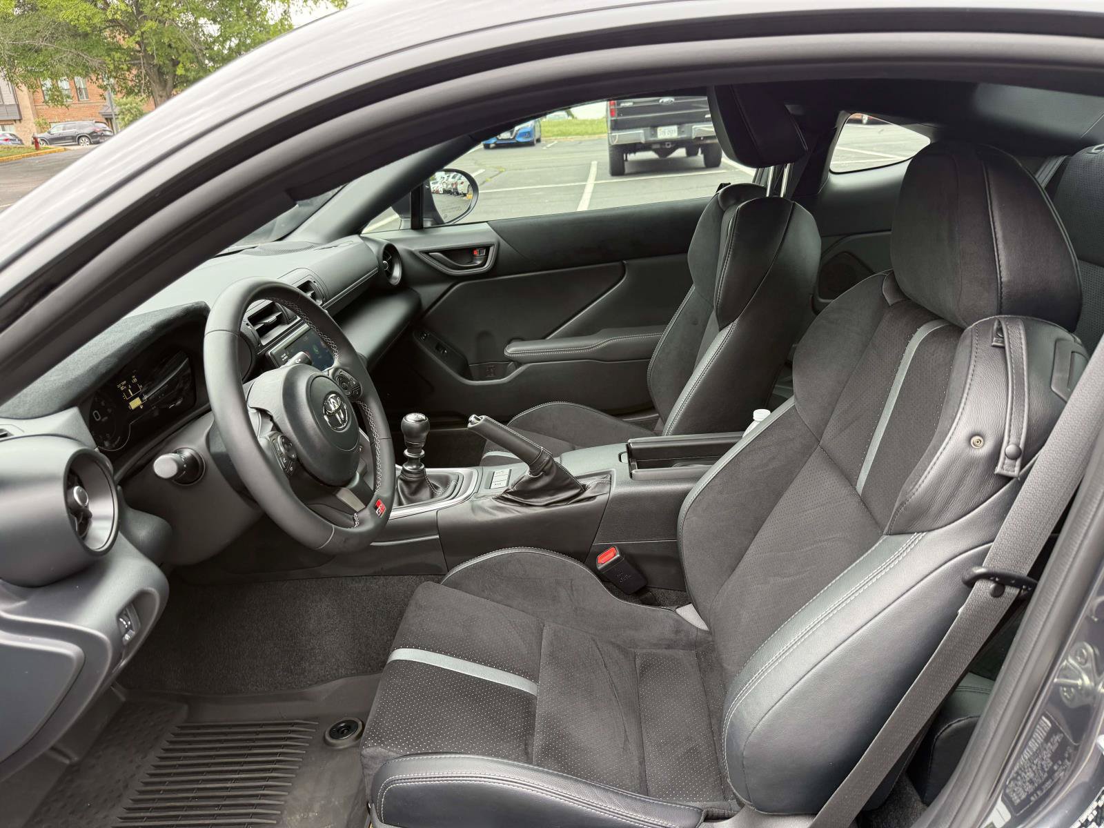 Used 2025 Toyota GR86 Premium w/ Performance Package RWD image 13