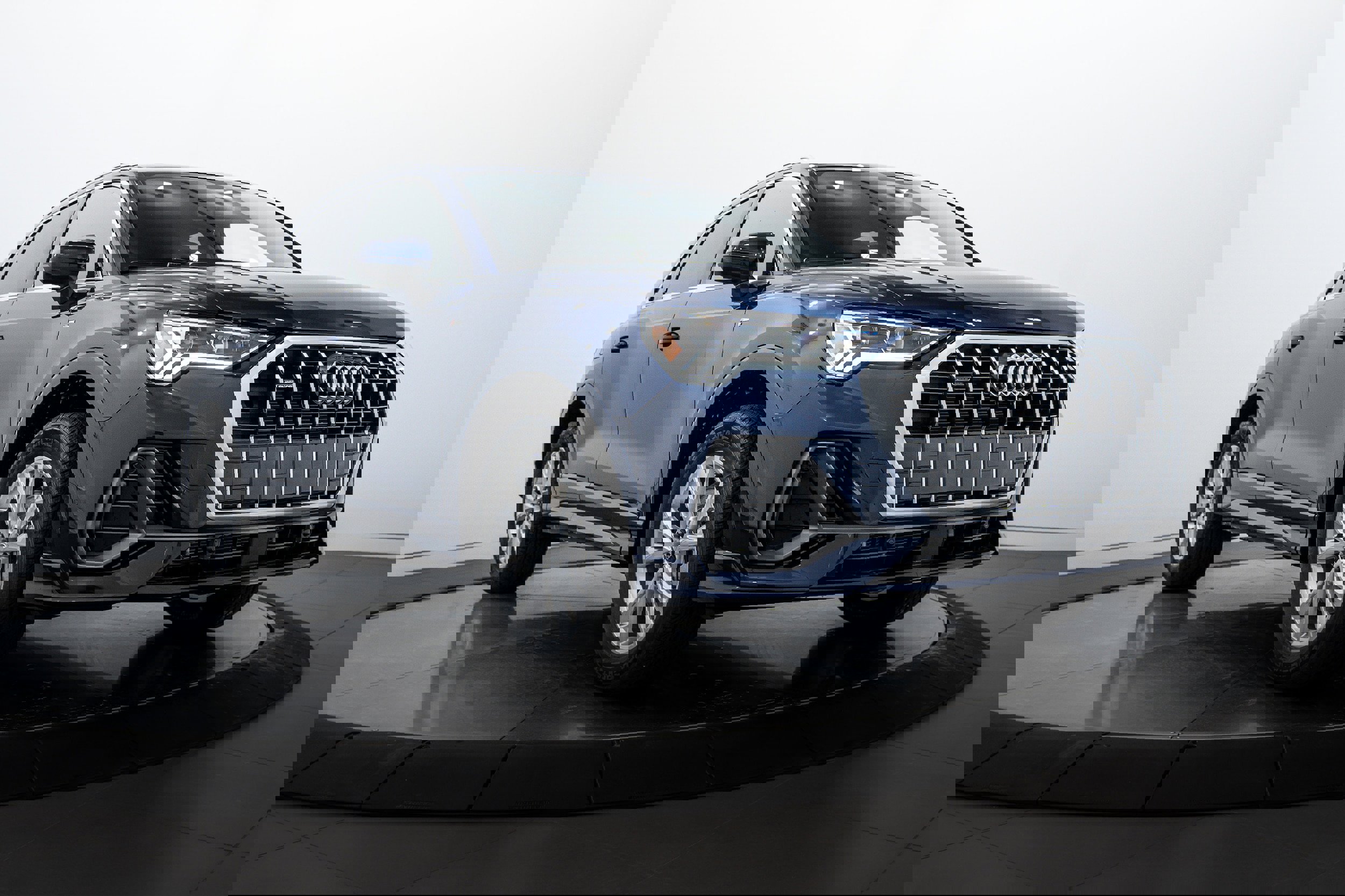 New 2025 Audi Q3 2.0T Premium