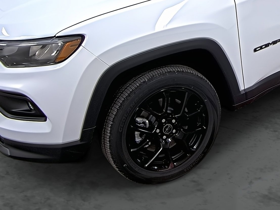 New 2026 Jeep Compass Latitude image 7