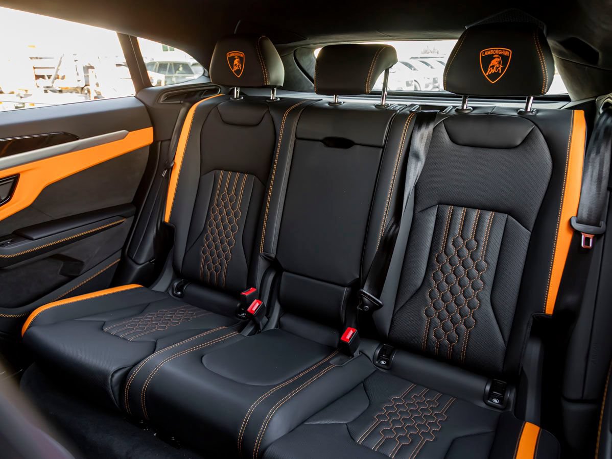 Used 2025 Lamborghini Urus SE AWD/4WD image 27