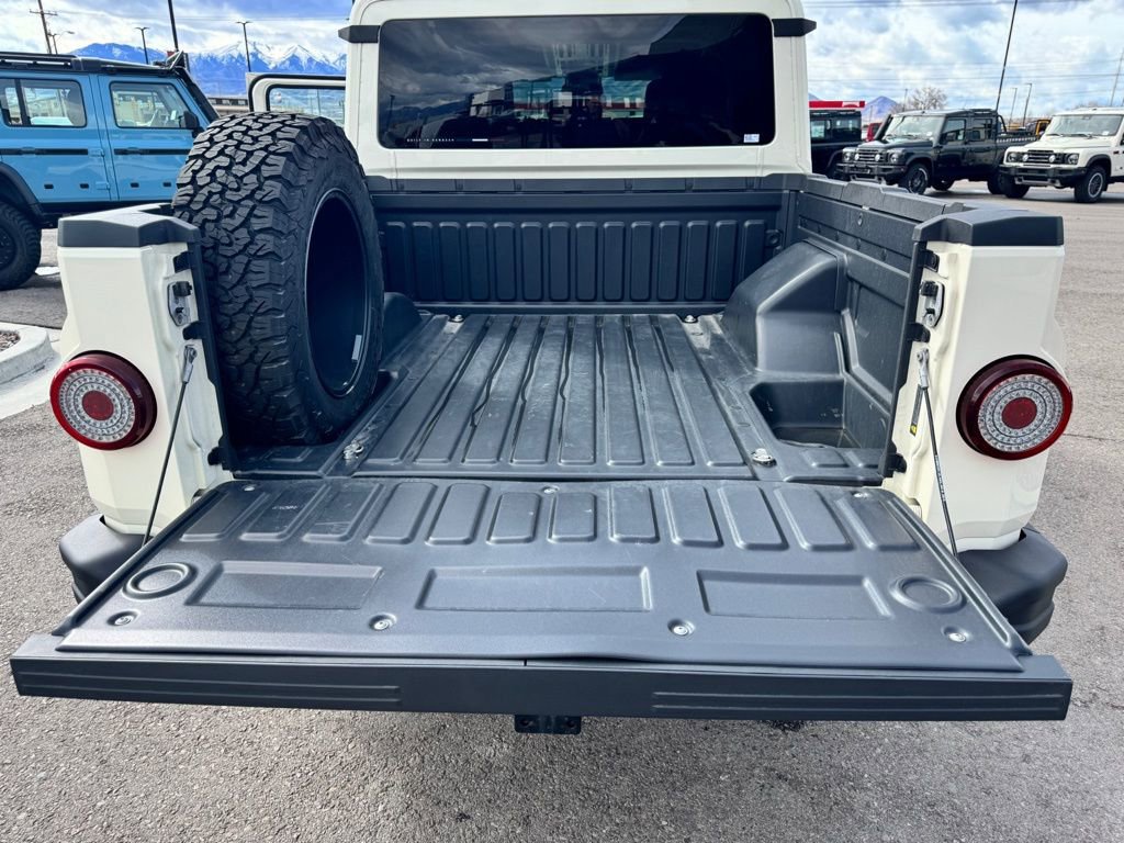 Used 2025 INEOS Grenadier Fieldmaster Edition image 20