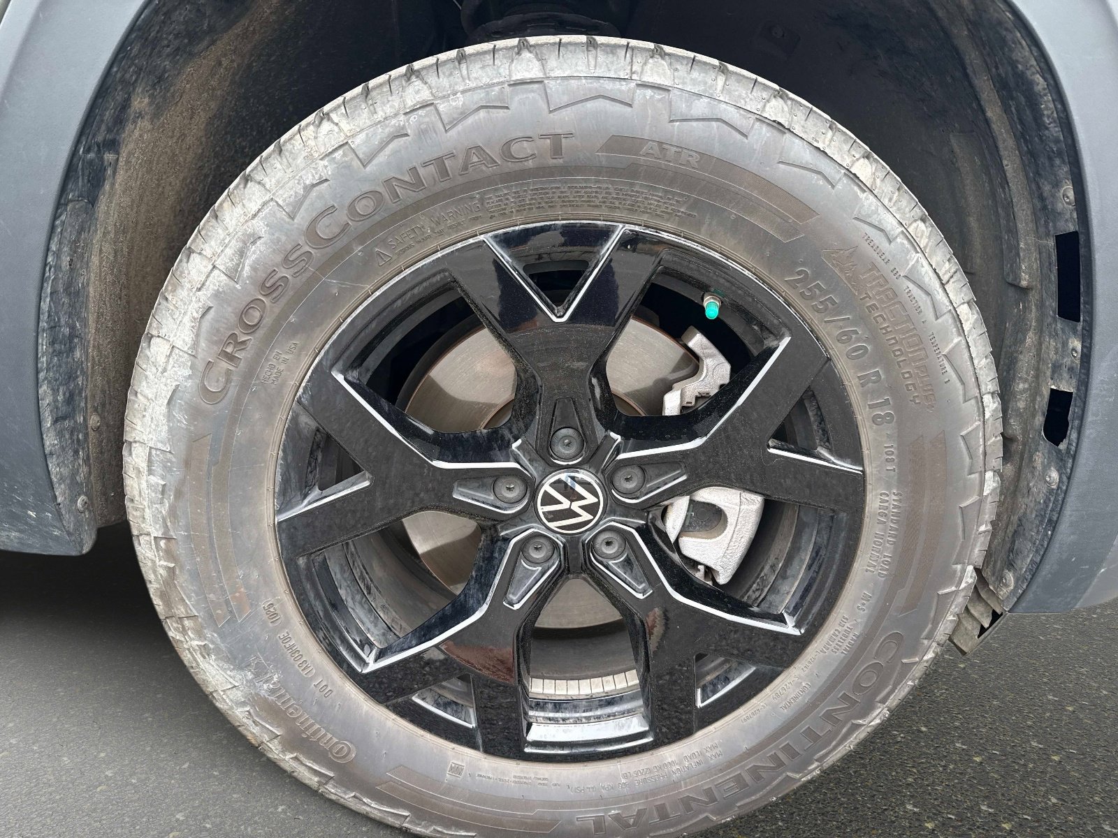 Used 2025 Volkswagen Atlas Peak Edition SE image 8