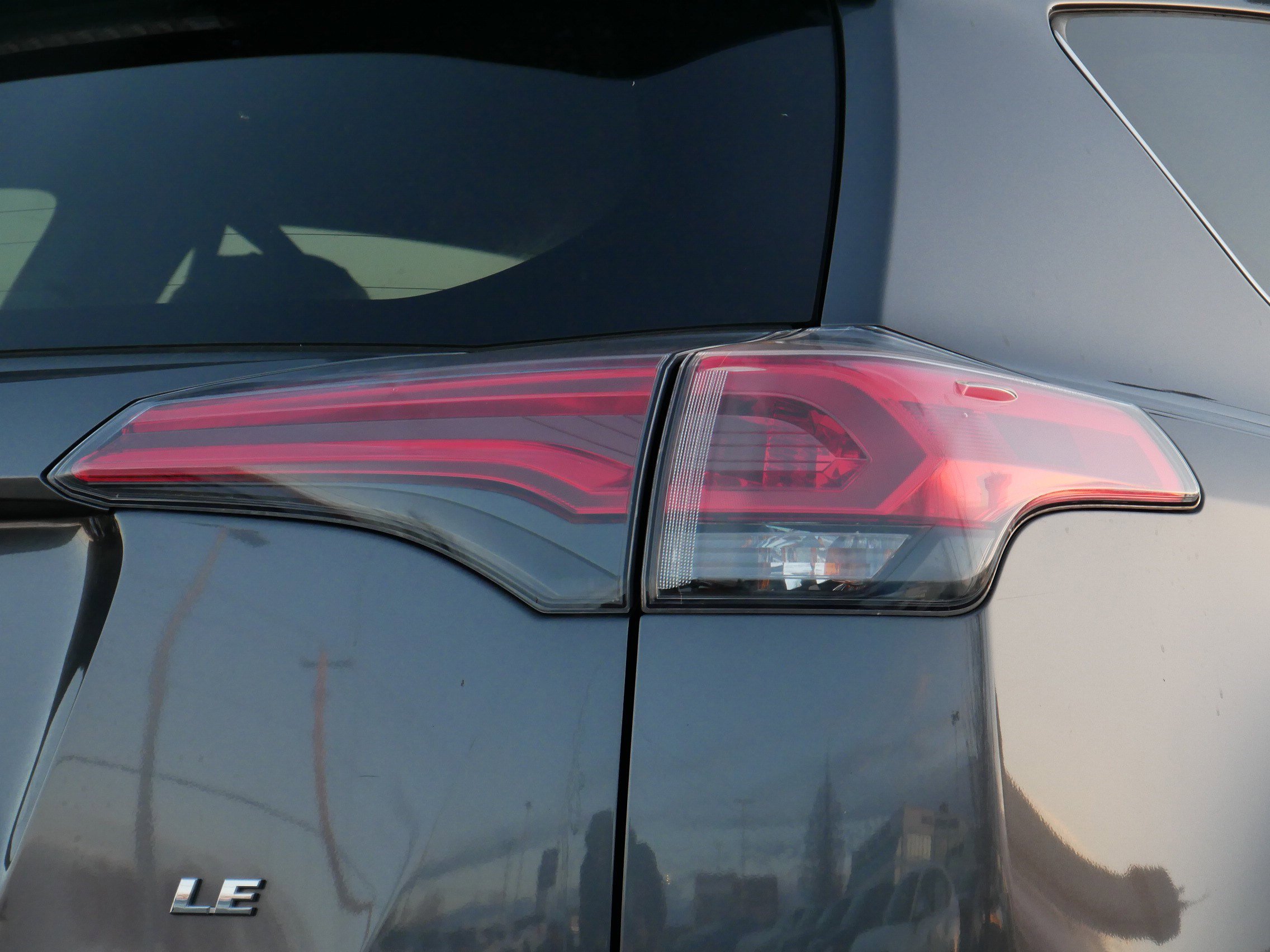 Used 2018 Toyota RAV4 LE w/ All Weather Liner Package image 17