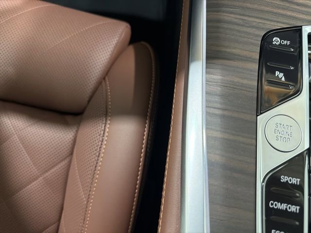 Used 2026 BMW X7 xDrive40i w/ Premium Package image 42