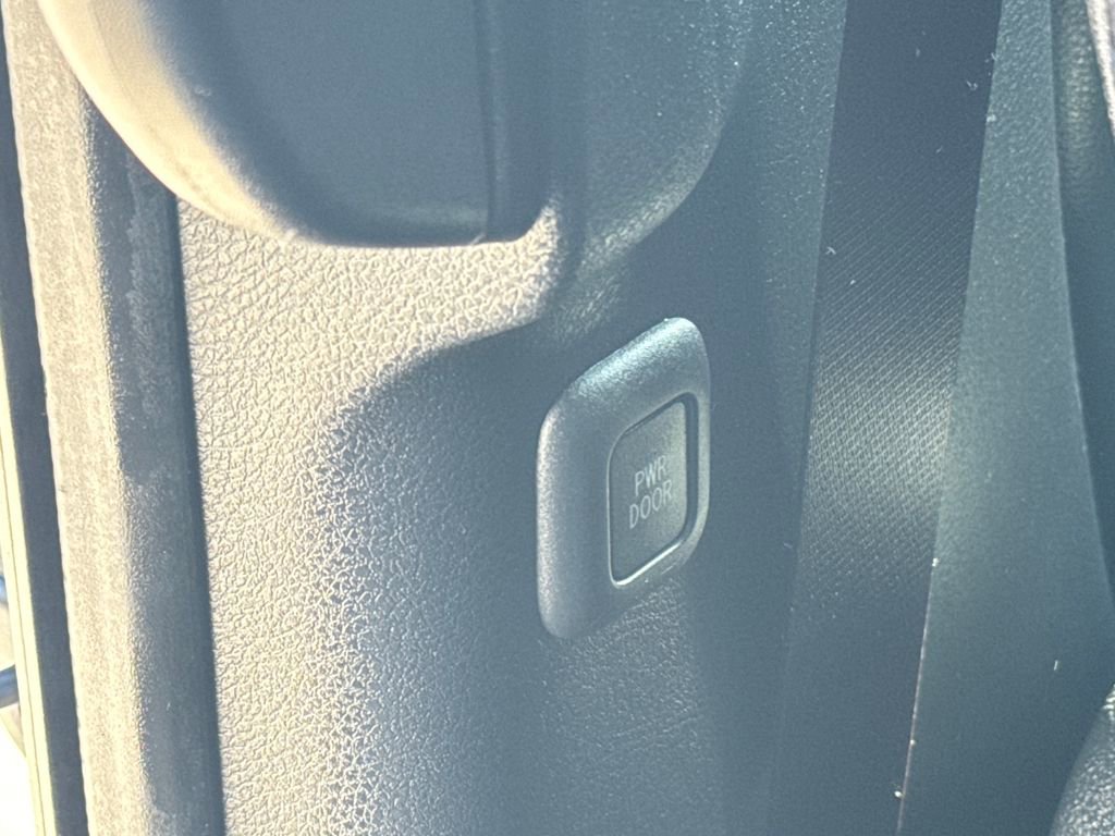 Used 2022 Toyota Sienna XSE image 38