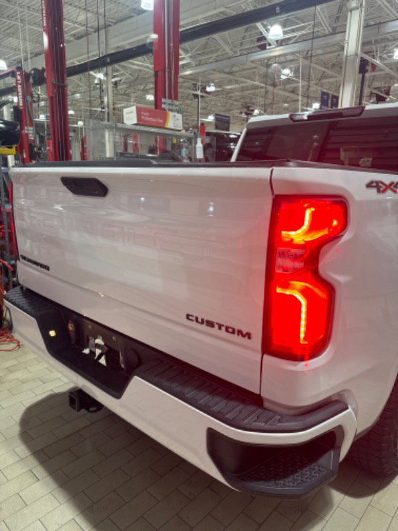 Used 2022 Chevrolet Silverado 1500 Custom image 41